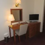 Alexander & - Caloroczny Kryty Basen Apartahotel 4*