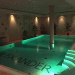 Alexander & - Caloroczny Kryty Basen