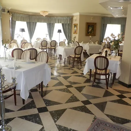 Alexander & - Caloroczny Kryty Basen Aparthotel 4*