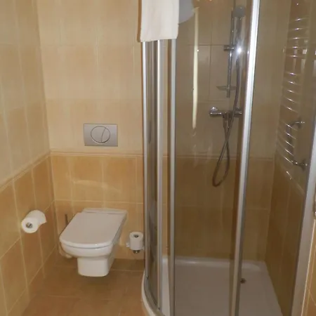 Alexander & - Caloroczny Kryty Basen 3*