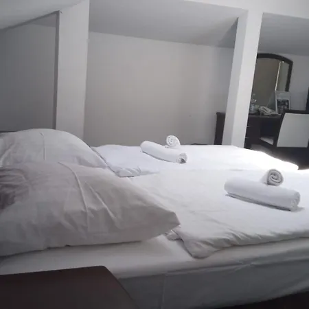 Alexander & - Caloroczny Kryty Basen Aparthotel 4*