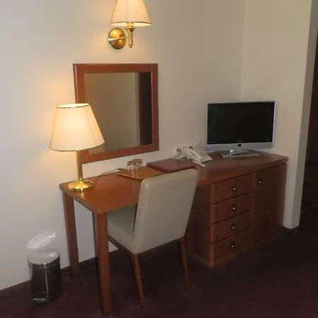 Alexander & - Caloroczny Kryty Basen Aparthotel 4*