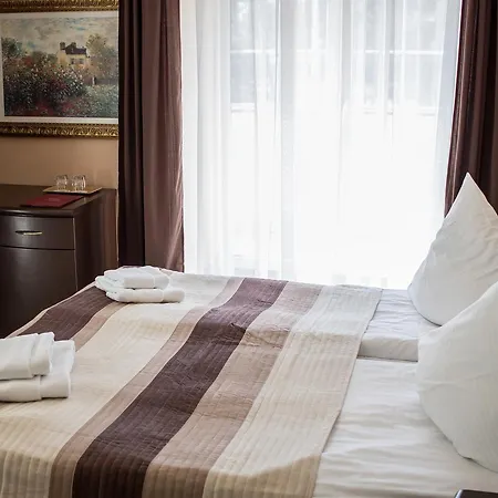 Alexander & - Caloroczny Kryty Basen 3*