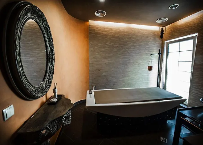 Hotel apartamentowy Alexander Resort&spa - Caloroczny Kryty Basen 4*