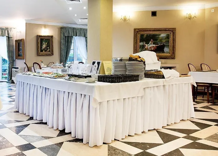 Alexander & - Caloroczny Kryty Basen