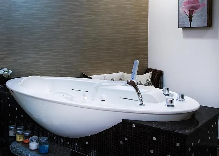 Alexander & - Caloroczny Kryty Basen 4* Mielno (Koszalin)