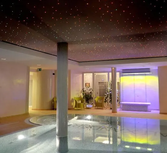 Hotel apartamentowy Alexander Resort&spa - Caloroczny Kryty Basen