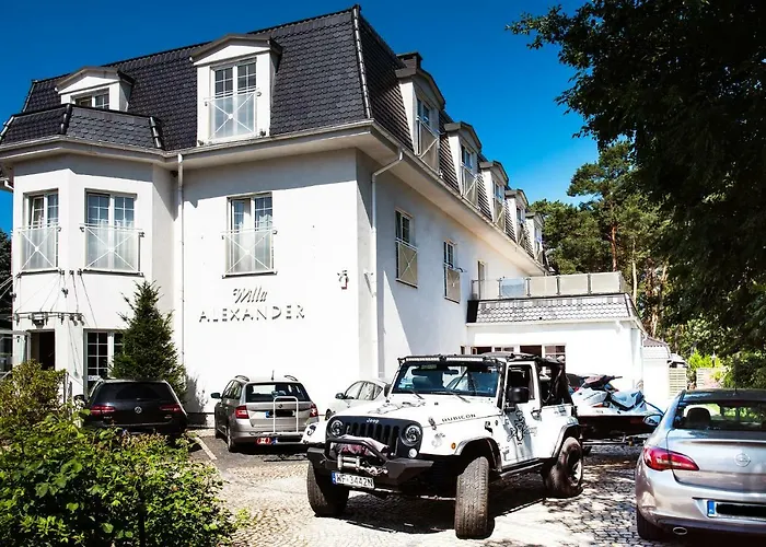 Alexander & - Caloroczny Kryty Basen